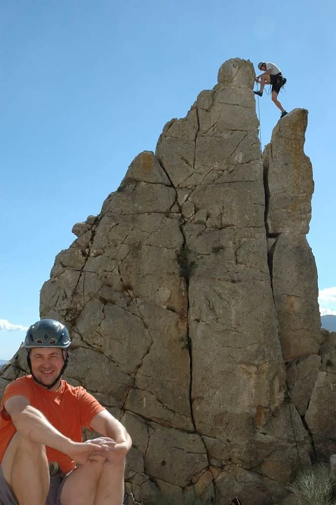 Es ist ein Kletterer oben und ein Kletterer unten zu sehen | © DAV Münster