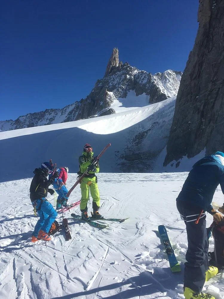 Pause bei einer Ski-Wanderung | © DAV Münster