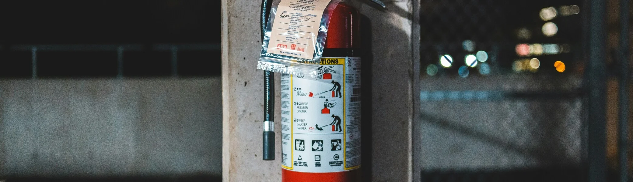 Feuerlöscher | © Unsplash Eric Mclean