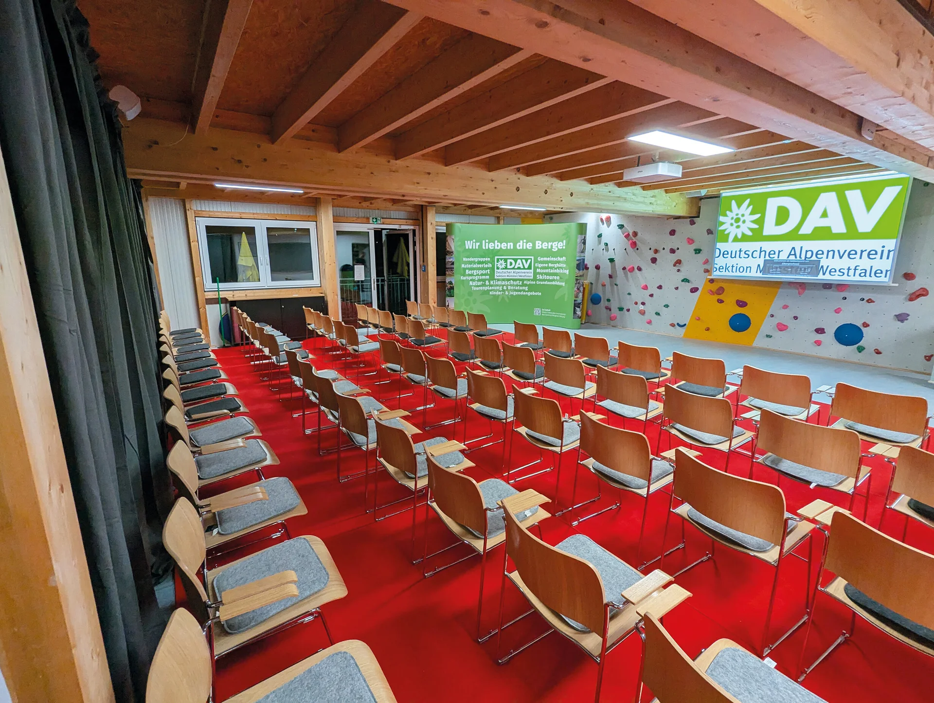 Foto vom Besprechungsraum in der Geschäftsstelle | © DAV Münster