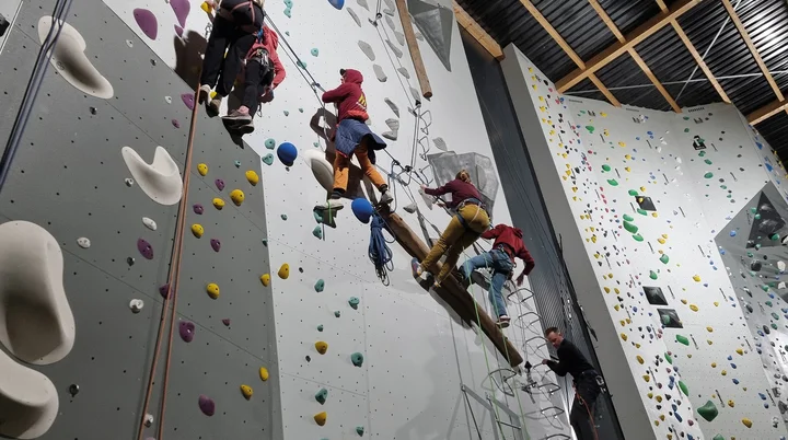 Nahaufnahme der Kletterwand | © DAV Münster