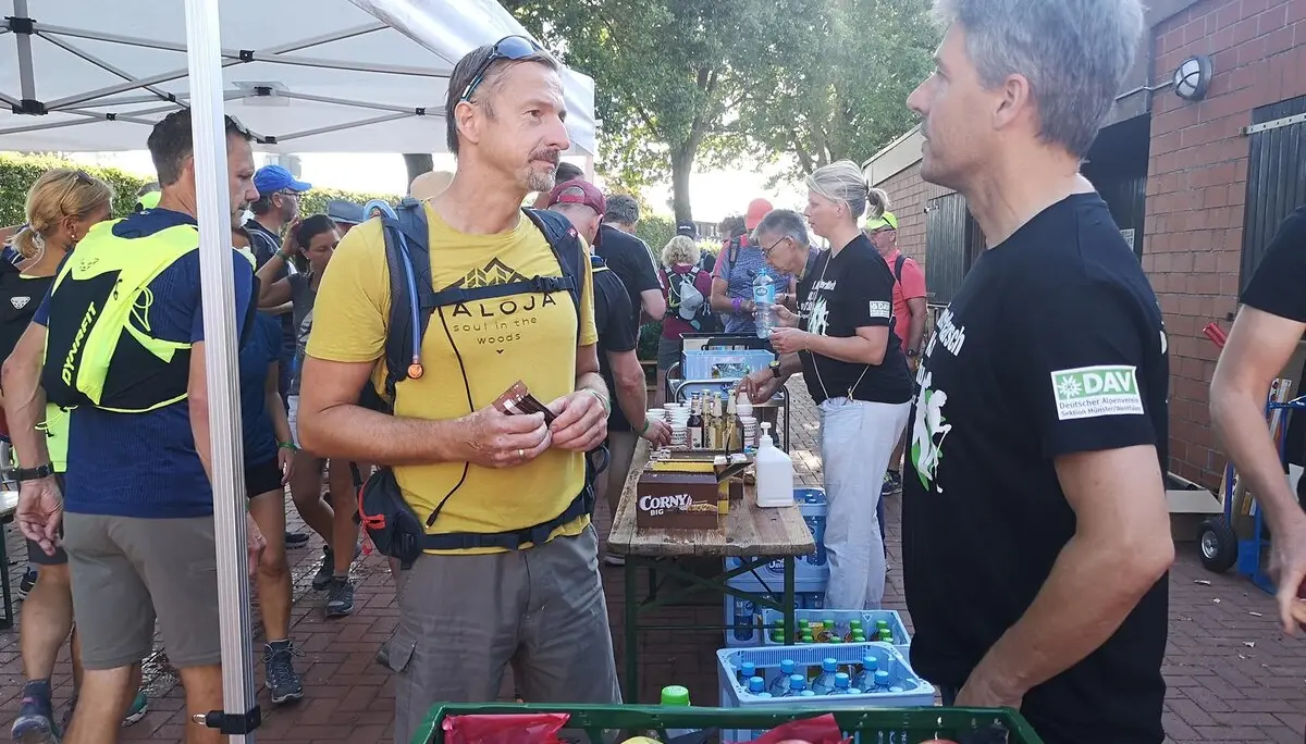 Essensausgabe an einem Verpflegungspunkt | © DAV Münster