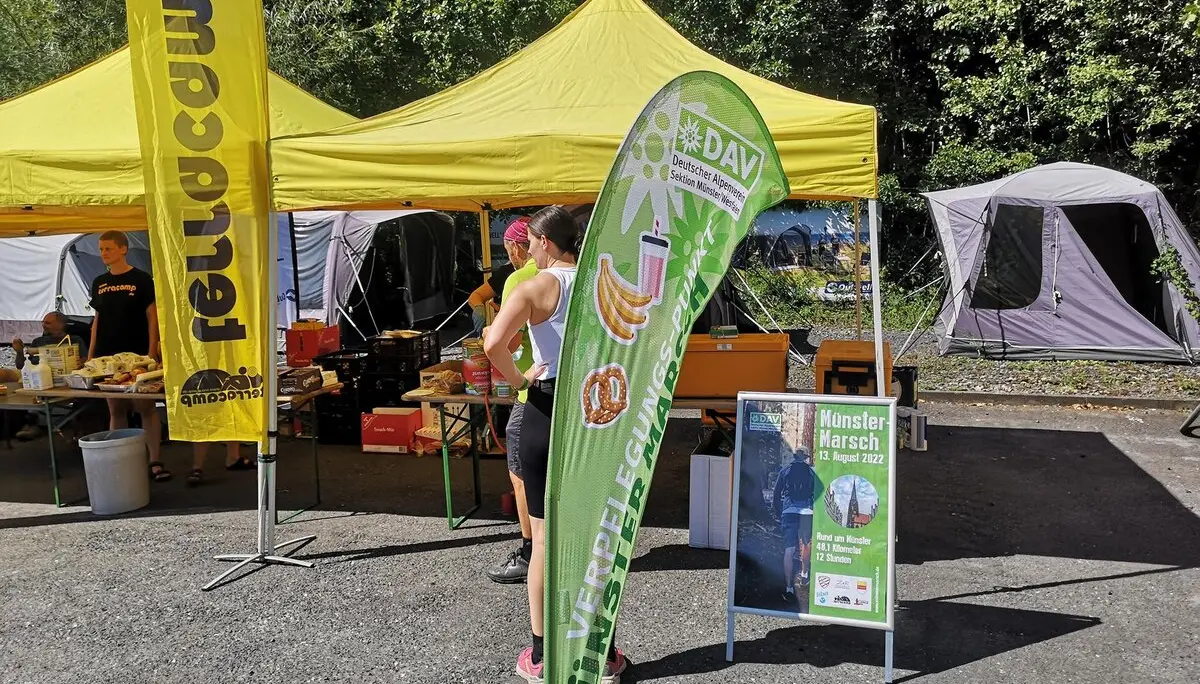 Essensausgabe an einem Verpflegungspunkt | © DAV Münster