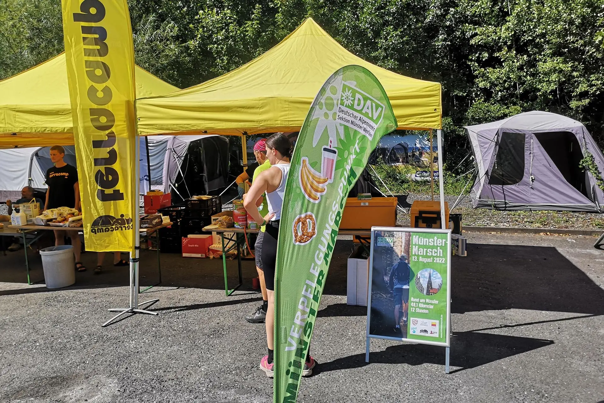 Essensausgabe an einem Verpflegungspunkt | © DAV Münster