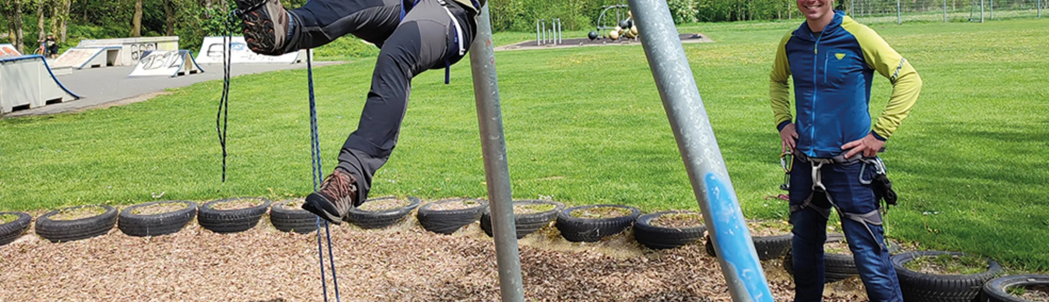 AlpinKletterTraining auf einem Spielplatz | © DAV Münster