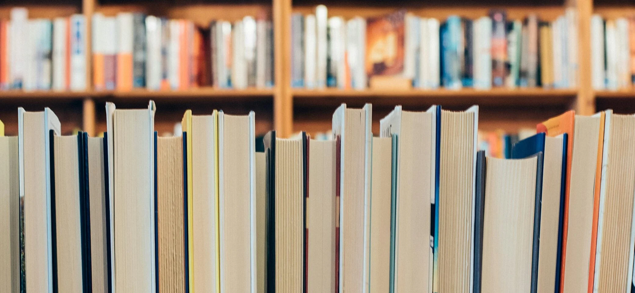 Bücherei Banner | © Jessica Ruscello/Unsplash